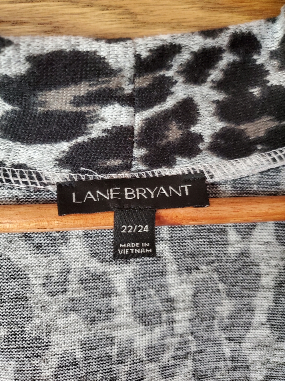 Lane Bryant Leopard Print Cardigan Sweater Open Front. Size 22/24. Like New! - Picture 2 of 5
